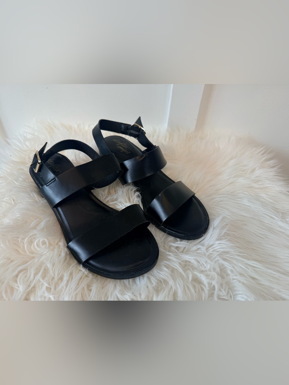 💫4/$25 • Dexflex Comfort Black Strappy Heeled Sandals